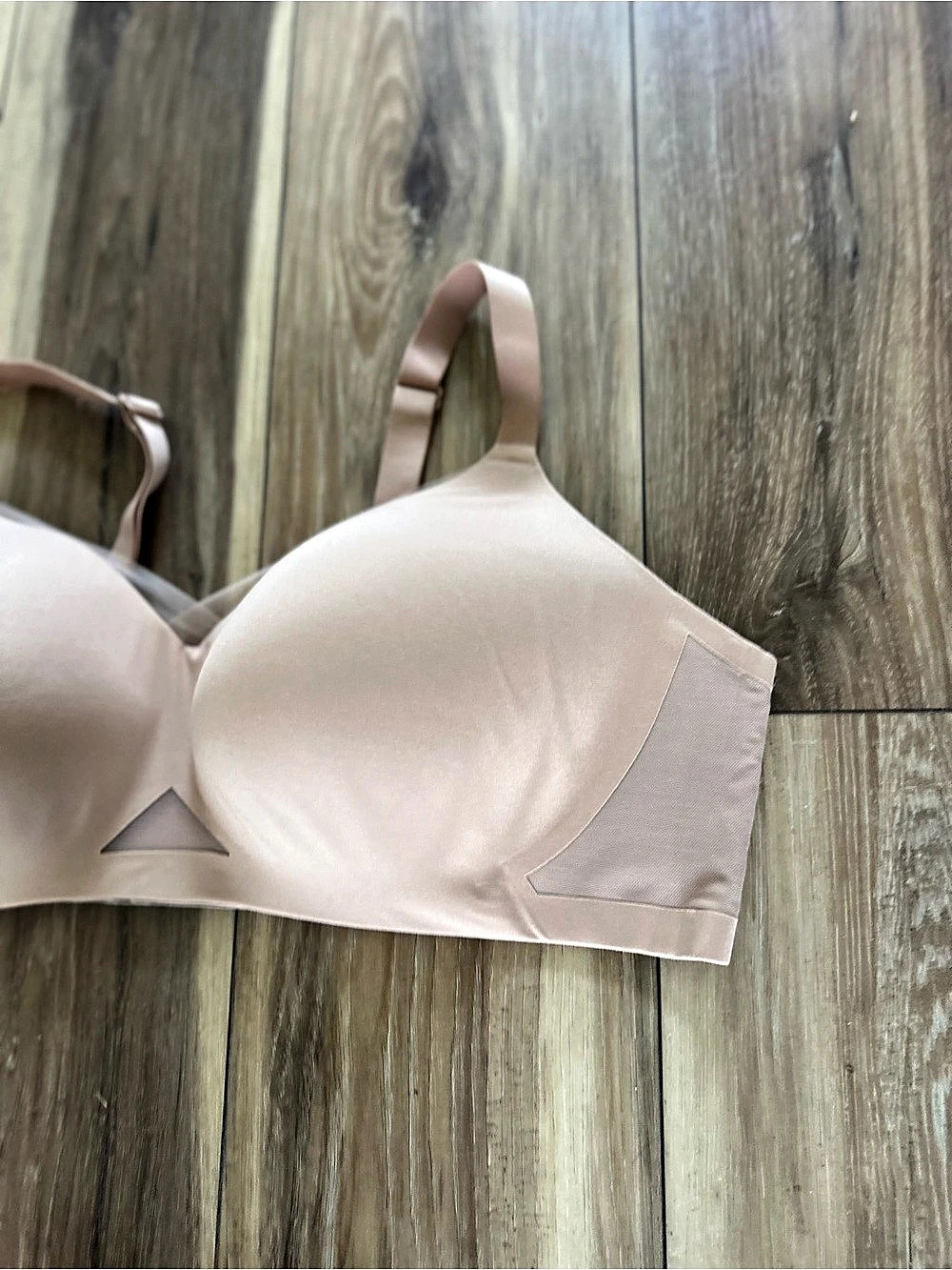 Honeylove womens nude CrossOver Bra Wireless Beige 44C - Picture 5 of 6